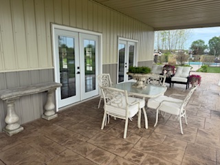 Covered patio with dining set